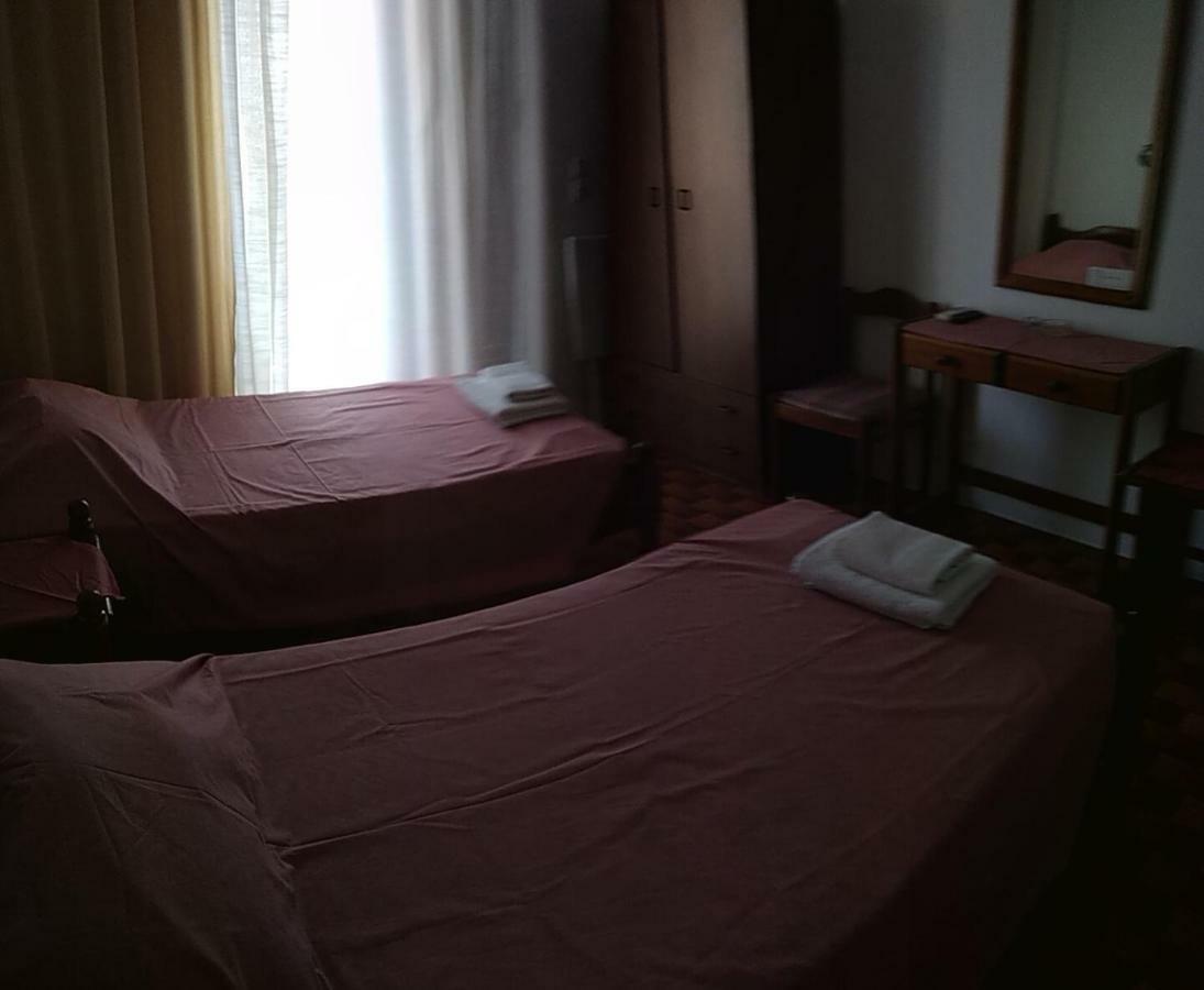 Bissias Guest House Galatás Bagian luar foto